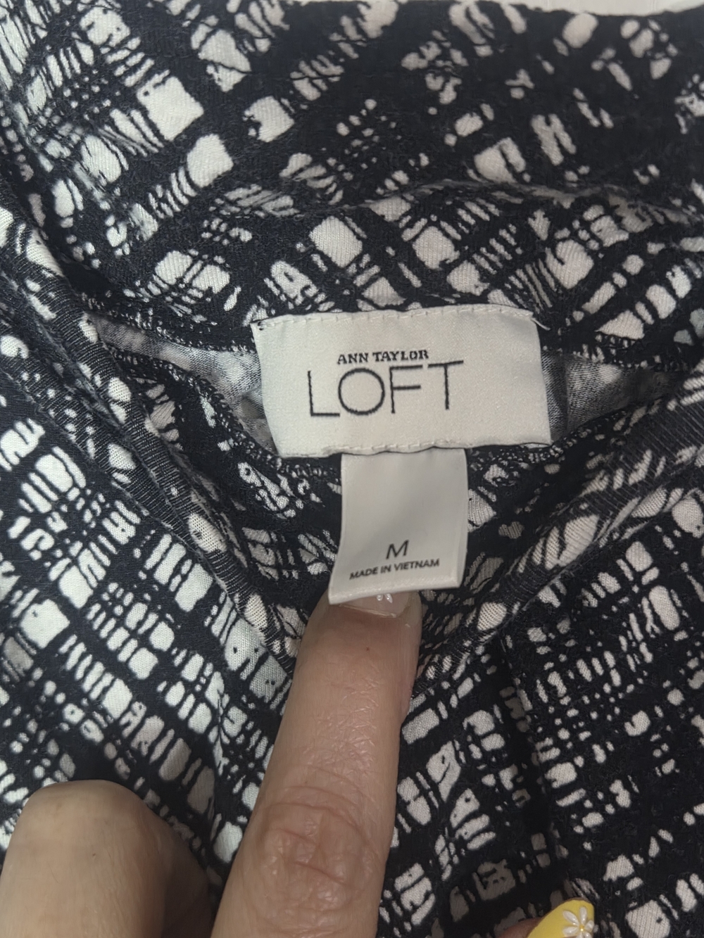 Ann Taylor Black and White Crosshatch A-Line Skirt - Picture 6 of 6